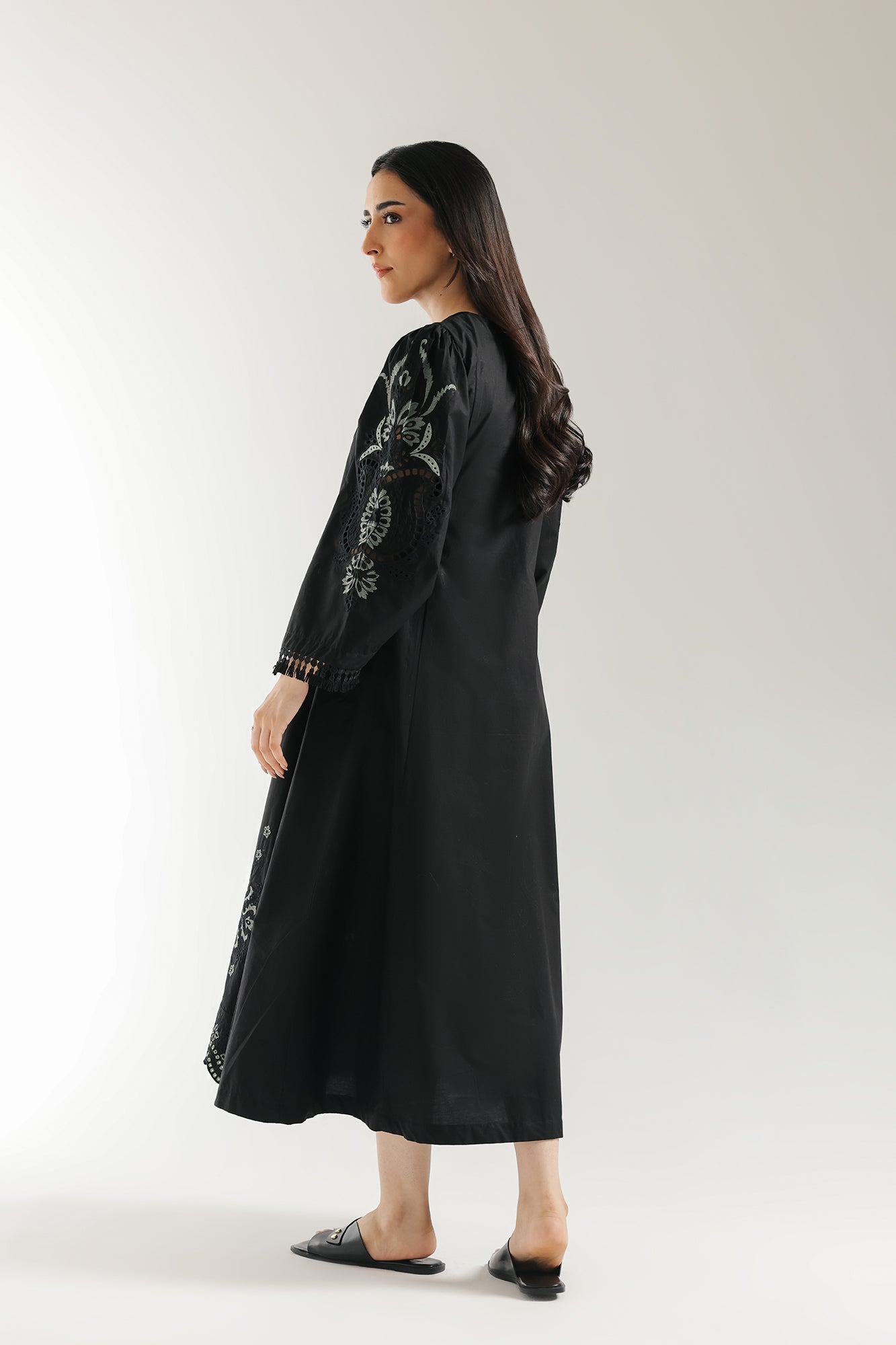 EMBROIDERED DRESS (E0547/101/901)
