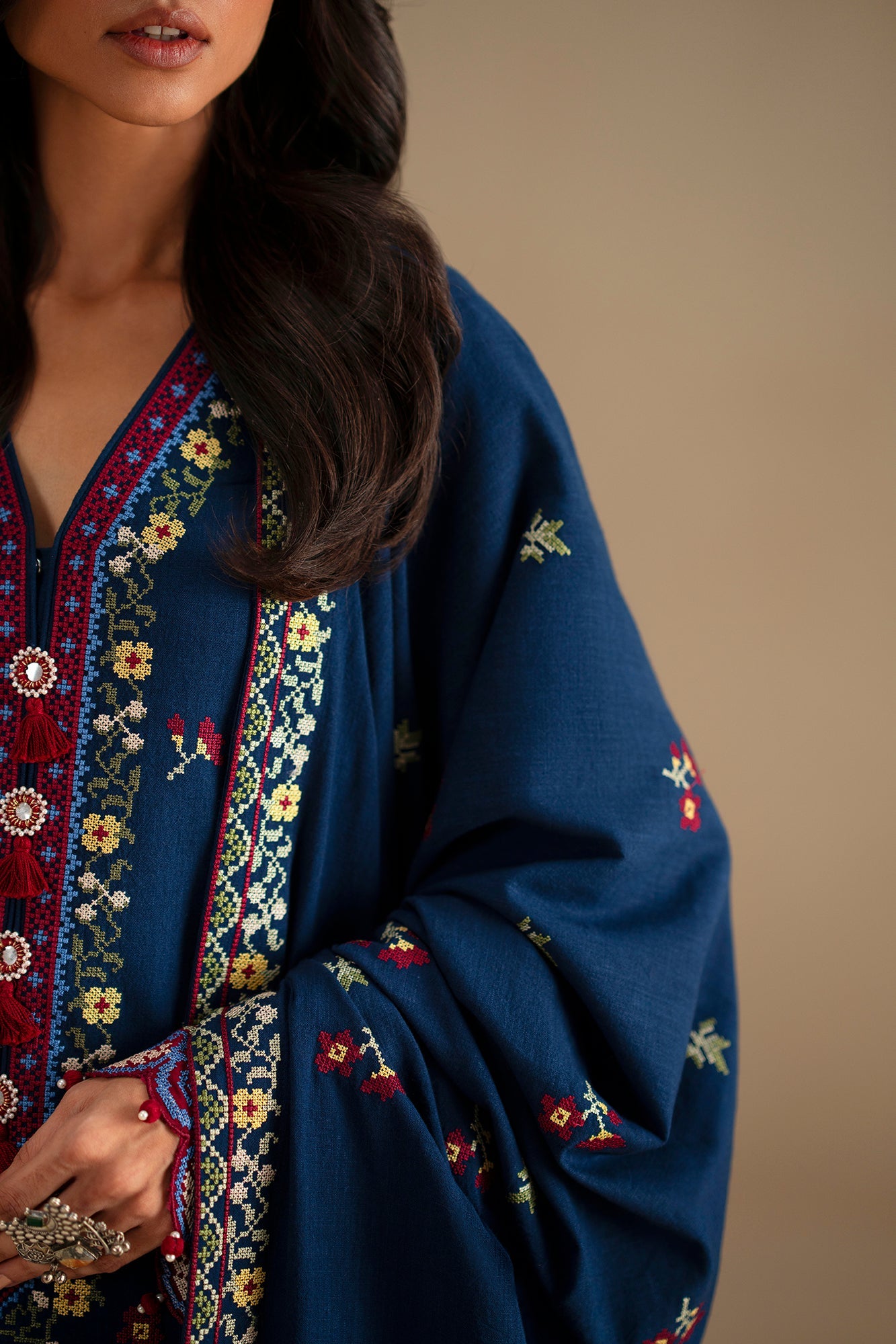 EMBROIDERED SUIT (E0781/203/622)