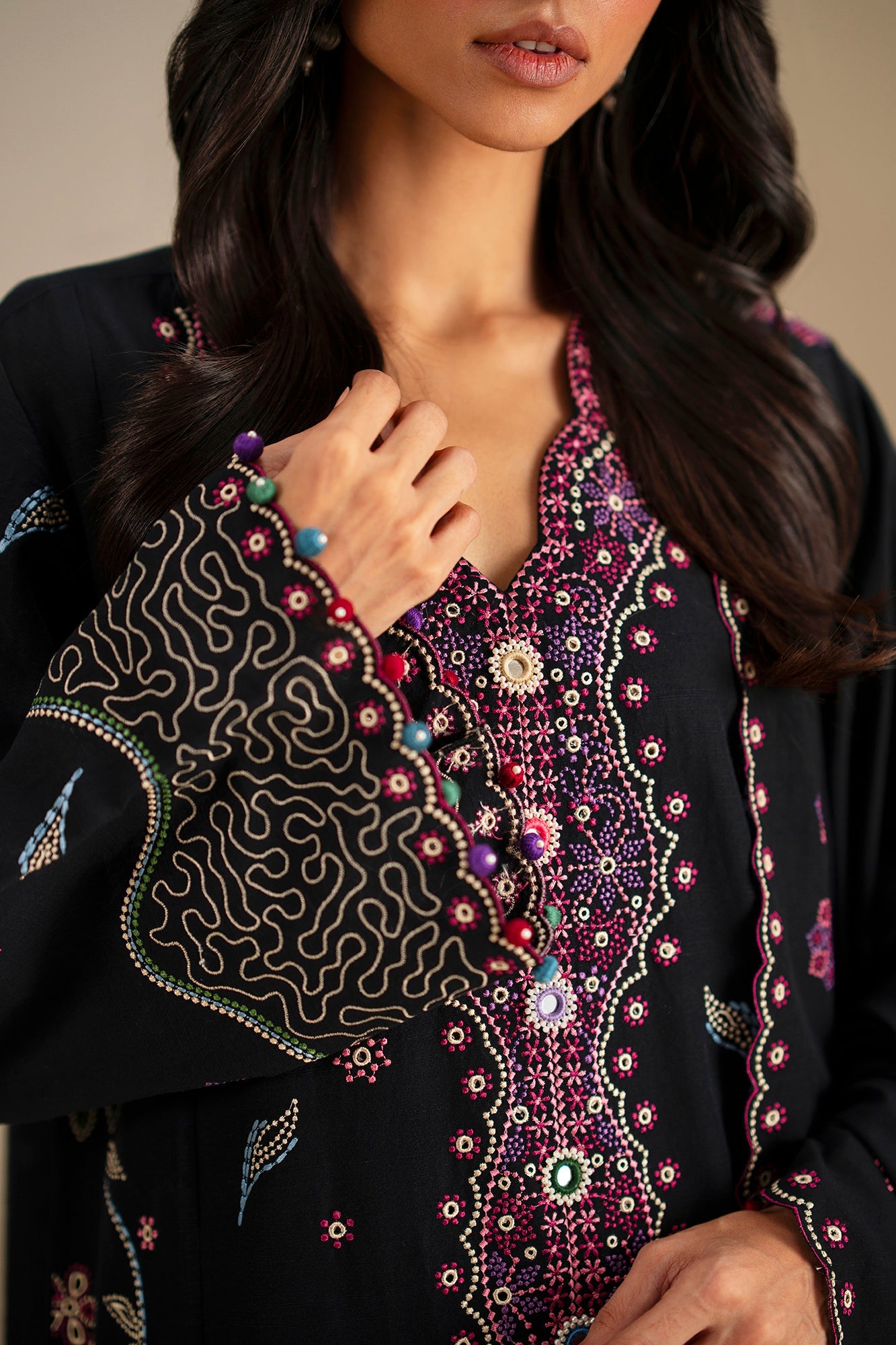 EMBROIDERED SUIT (E0782/203/902)