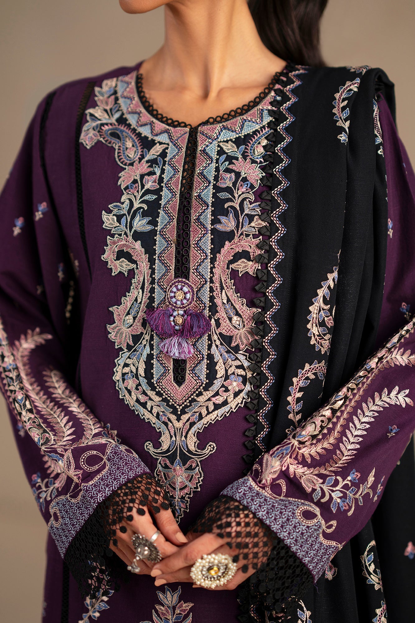 EMBROIDERED SUIT (E0783/203/517)