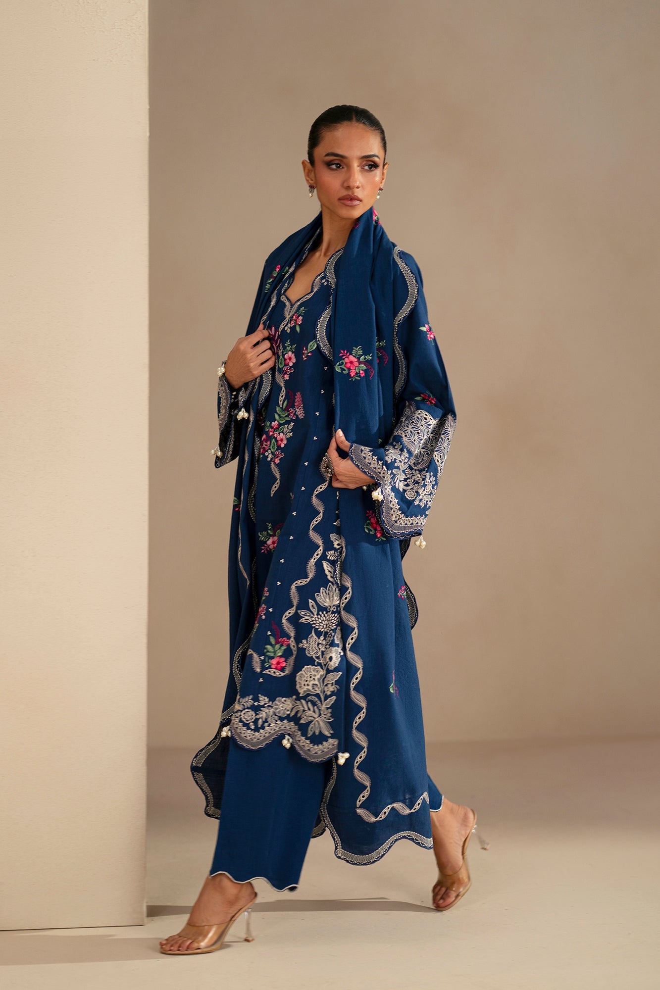 EMBROIDERED SUIT (E0785/203/622)