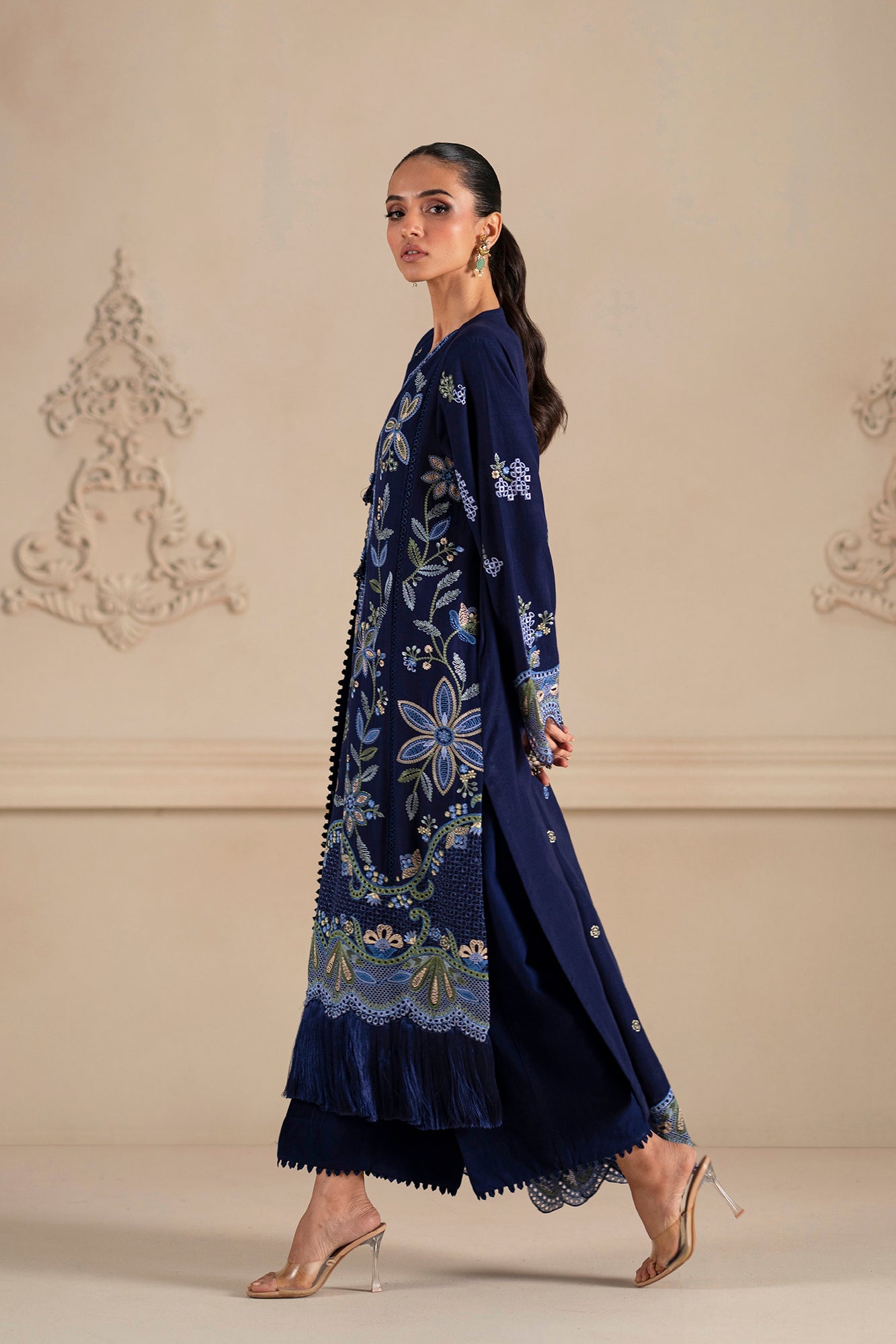 EMBROIDERED SUIT (E0789/203/620)
