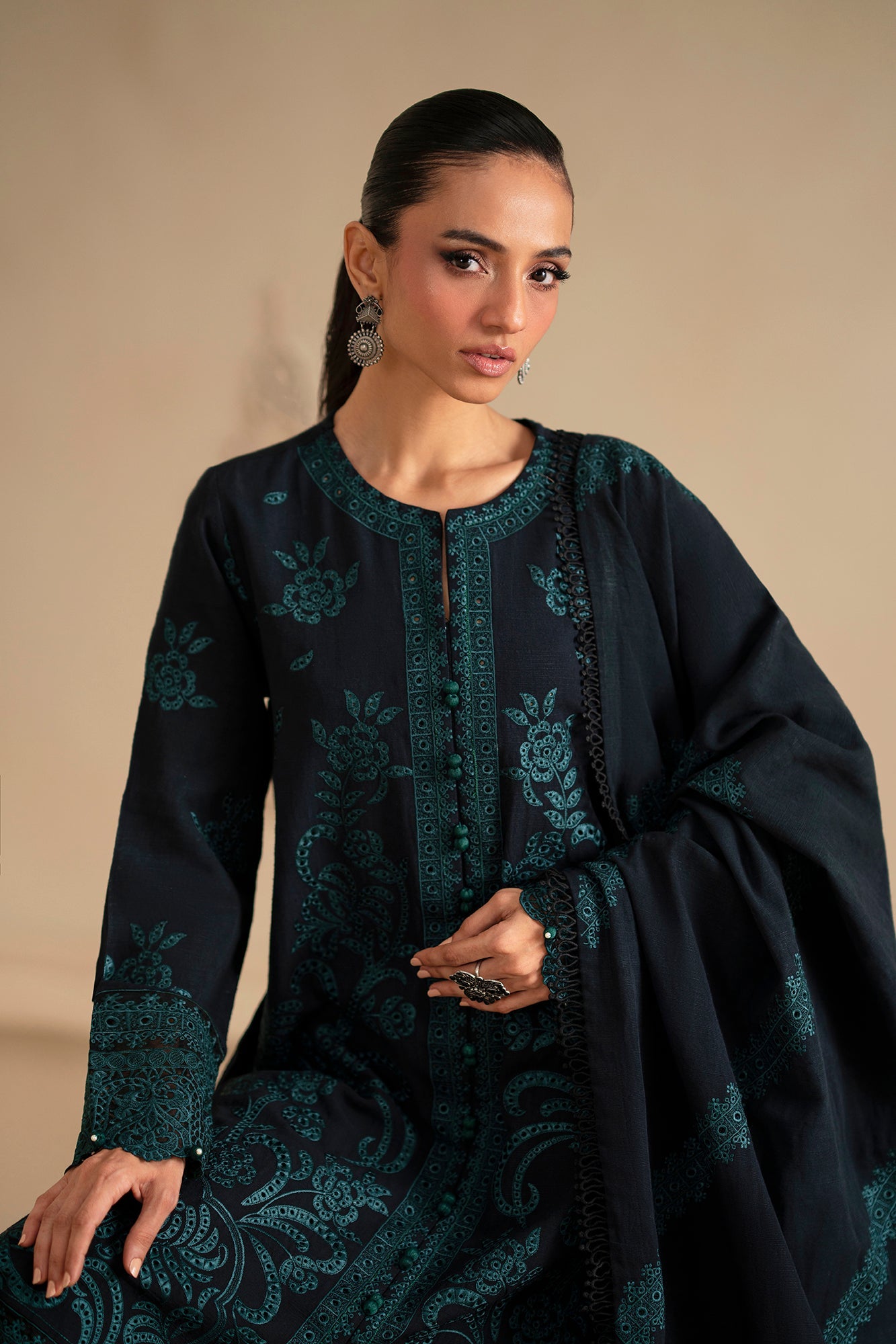 EMBROIDERED SUIT (E0790/203/902)