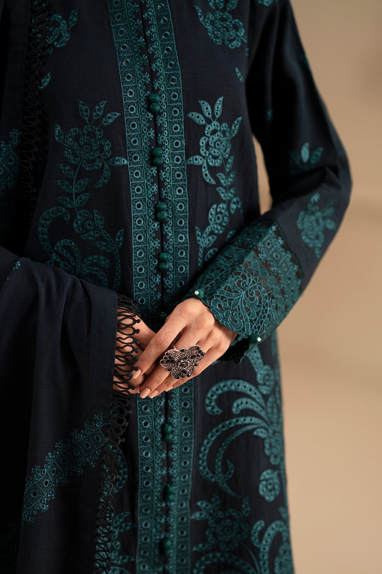 EMBROIDERED SUIT (E0790/203/902)