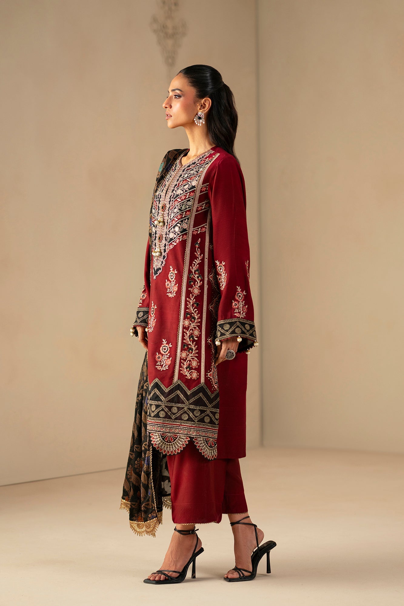 EMBROIDERED SUIT (E0793/203/305)