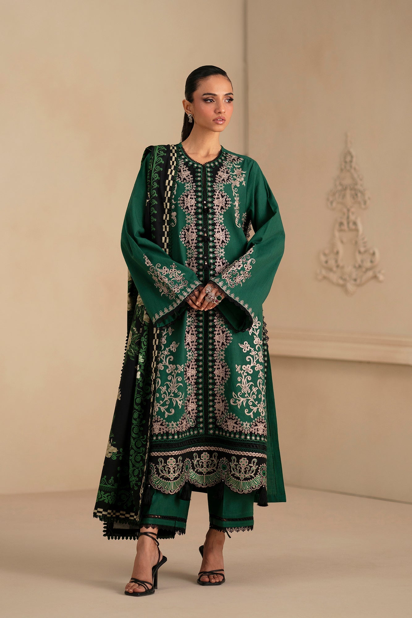 EMBROIDERED SUIT (E0796/203/706)