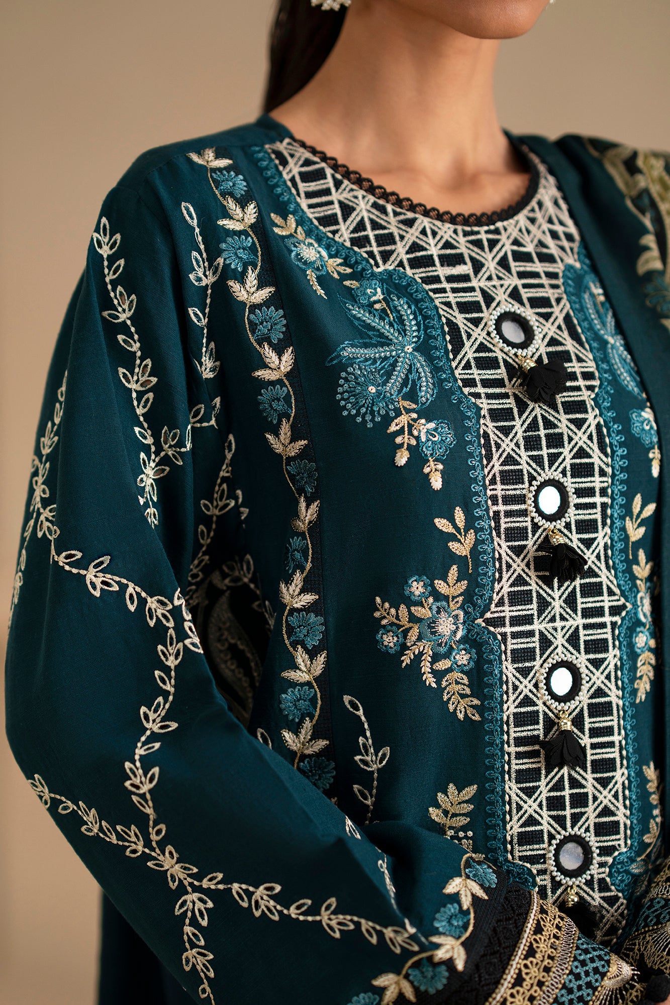 EMBROIDERED SUIT (E0799/203/711)
