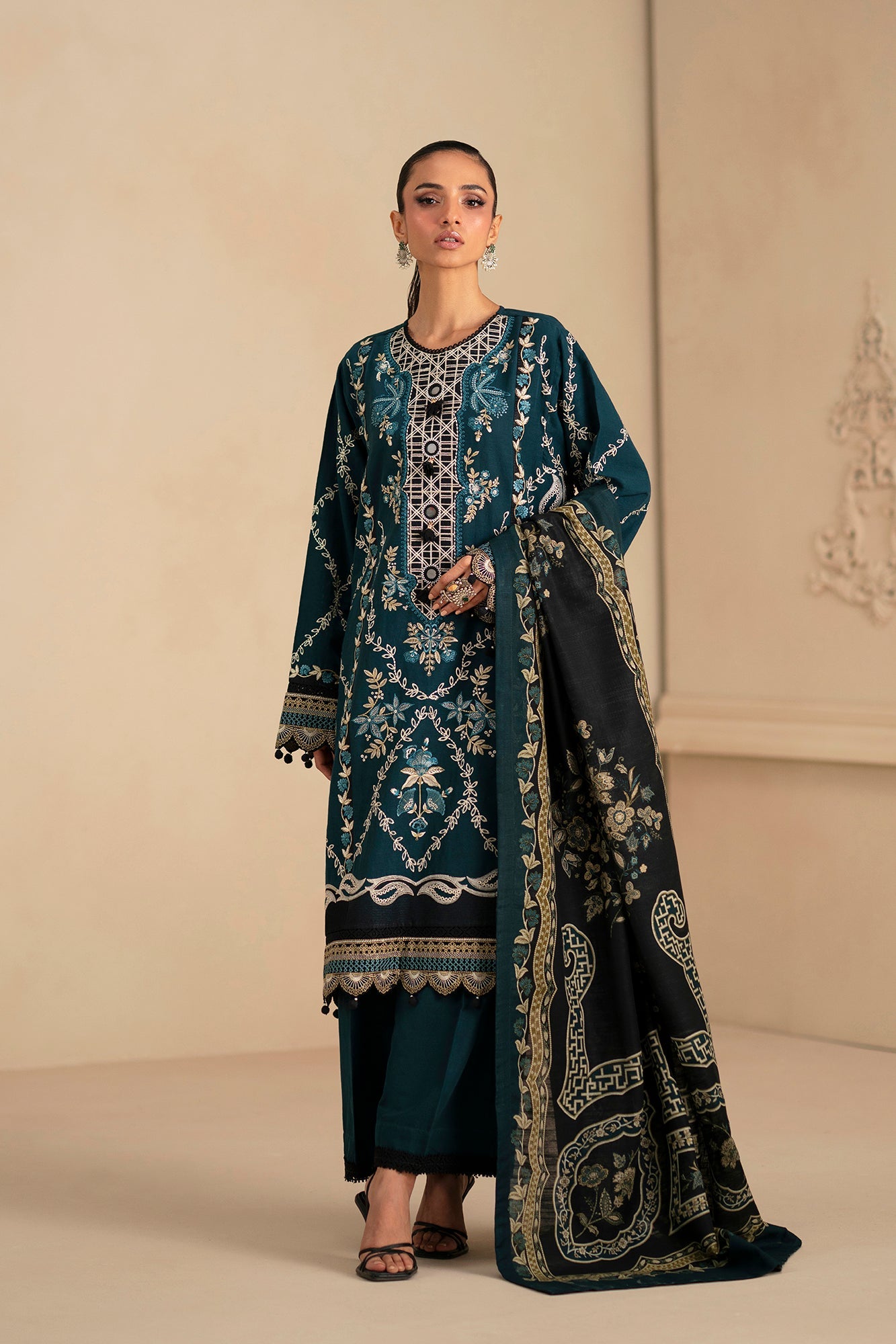 EMBROIDERED SUIT (E0799/203/711)