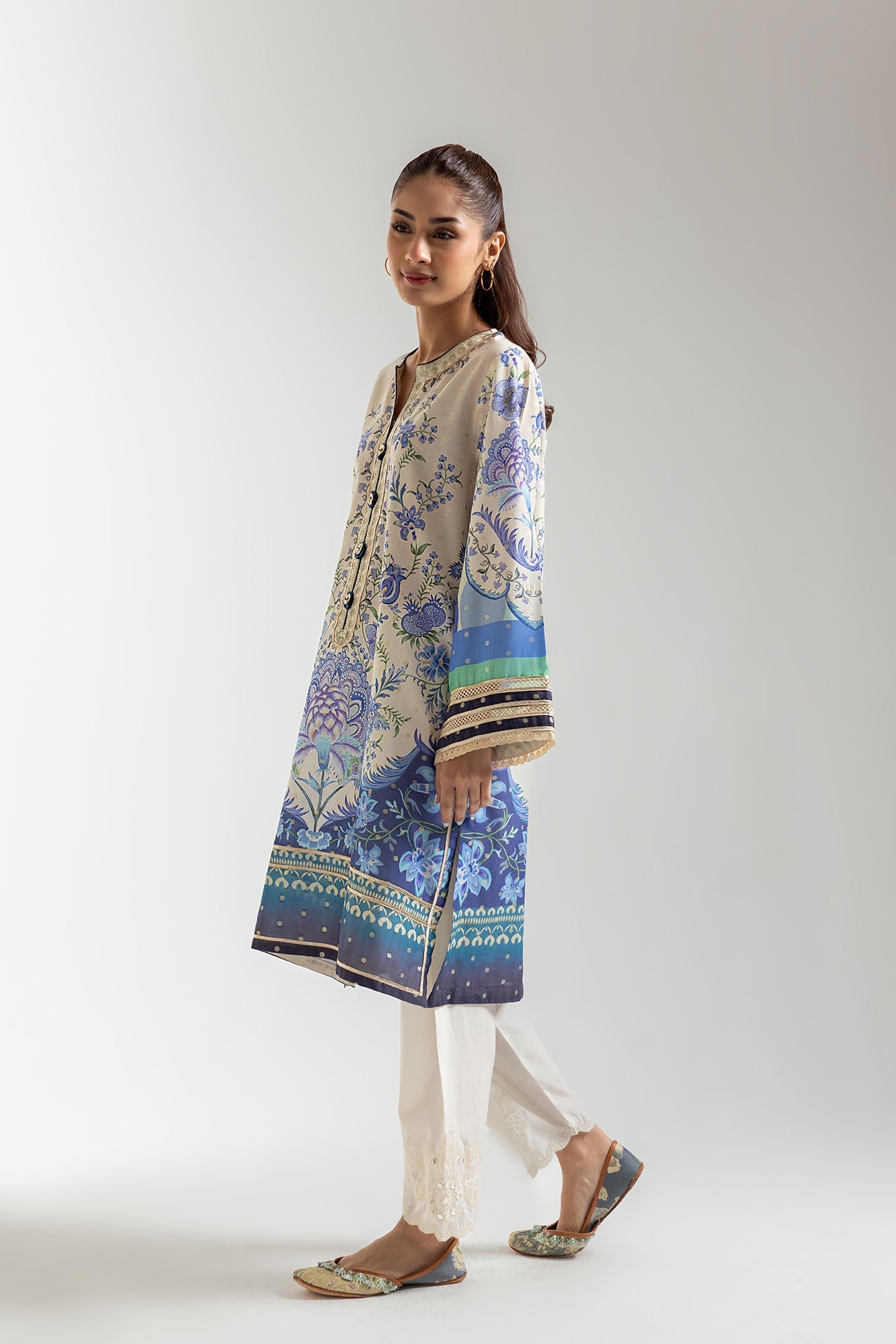 EMBROIDERED SUIT (E3071/103/006)