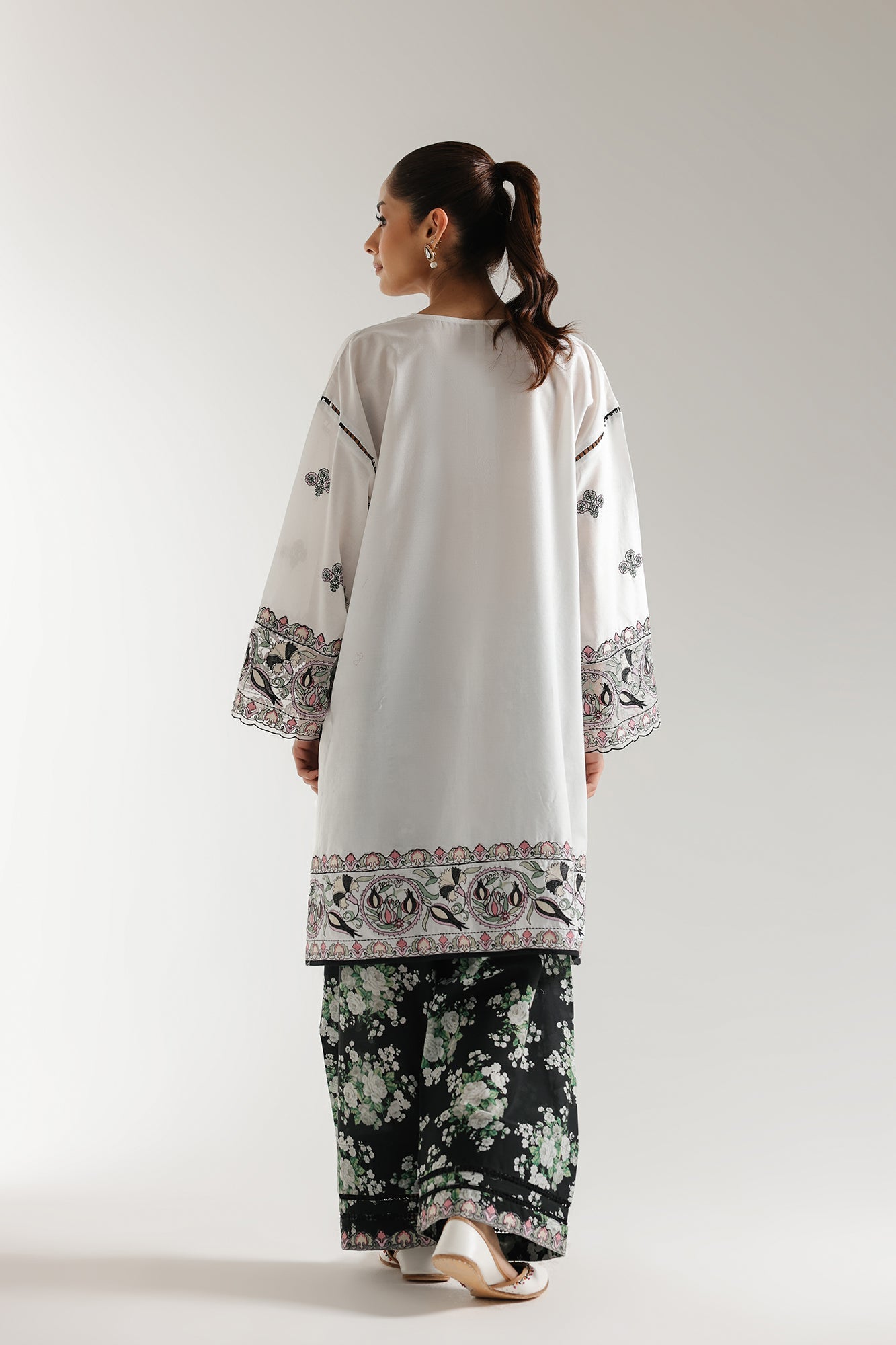 EMBROIDERED SUIT (E3217/103/002)