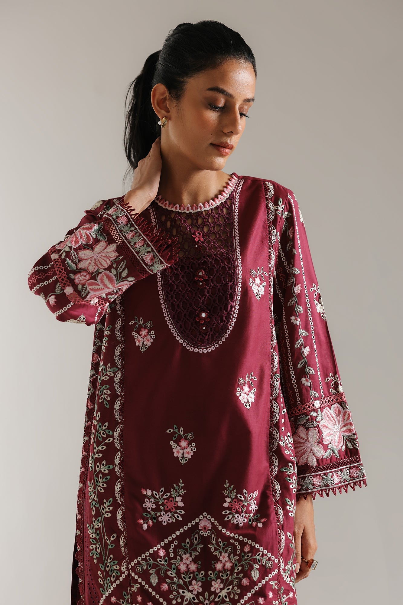EMBROIDERED SUIT (E3223/103/523)