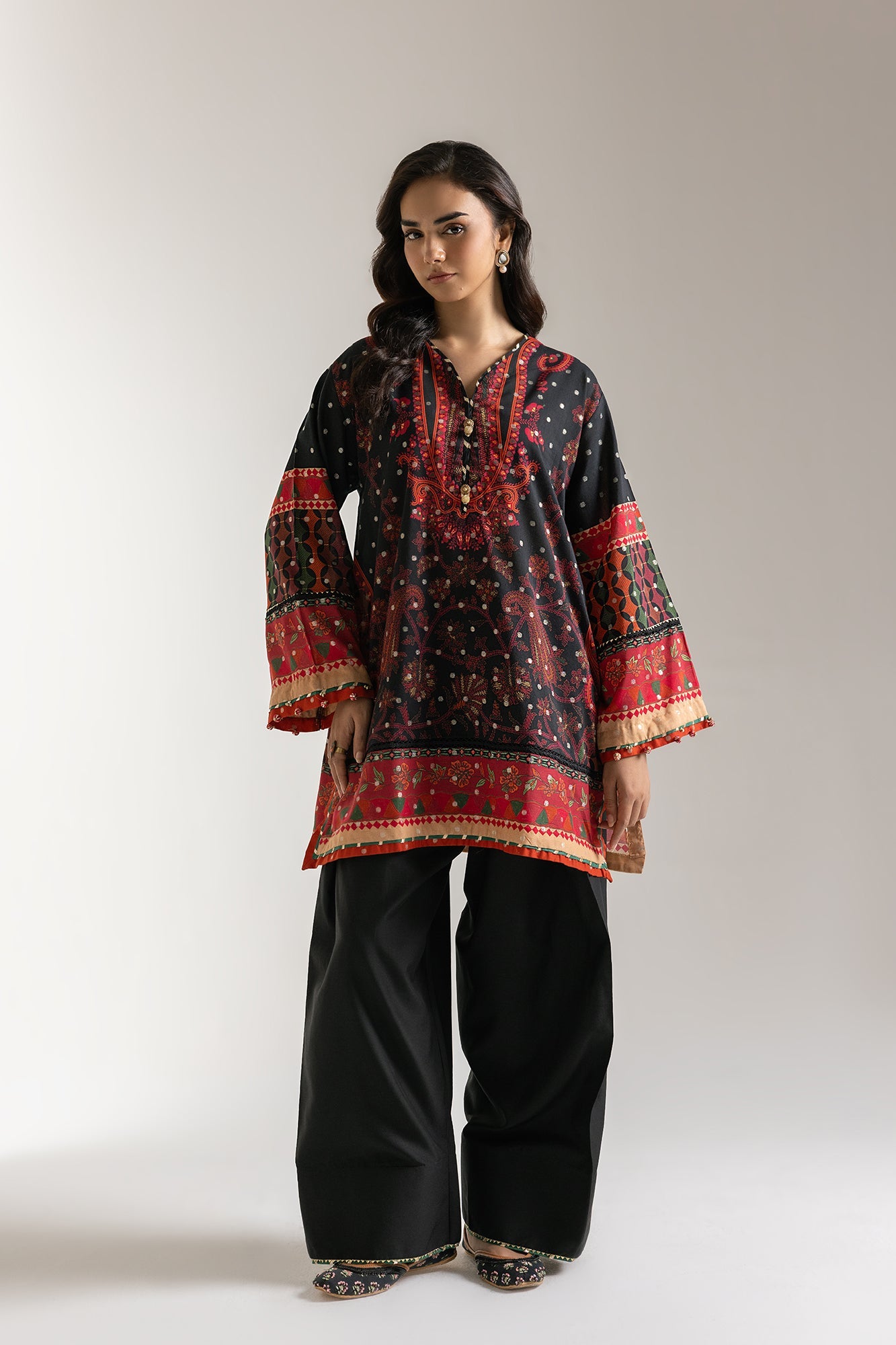 EMBROIDERED SUIT (E3250/103/902)