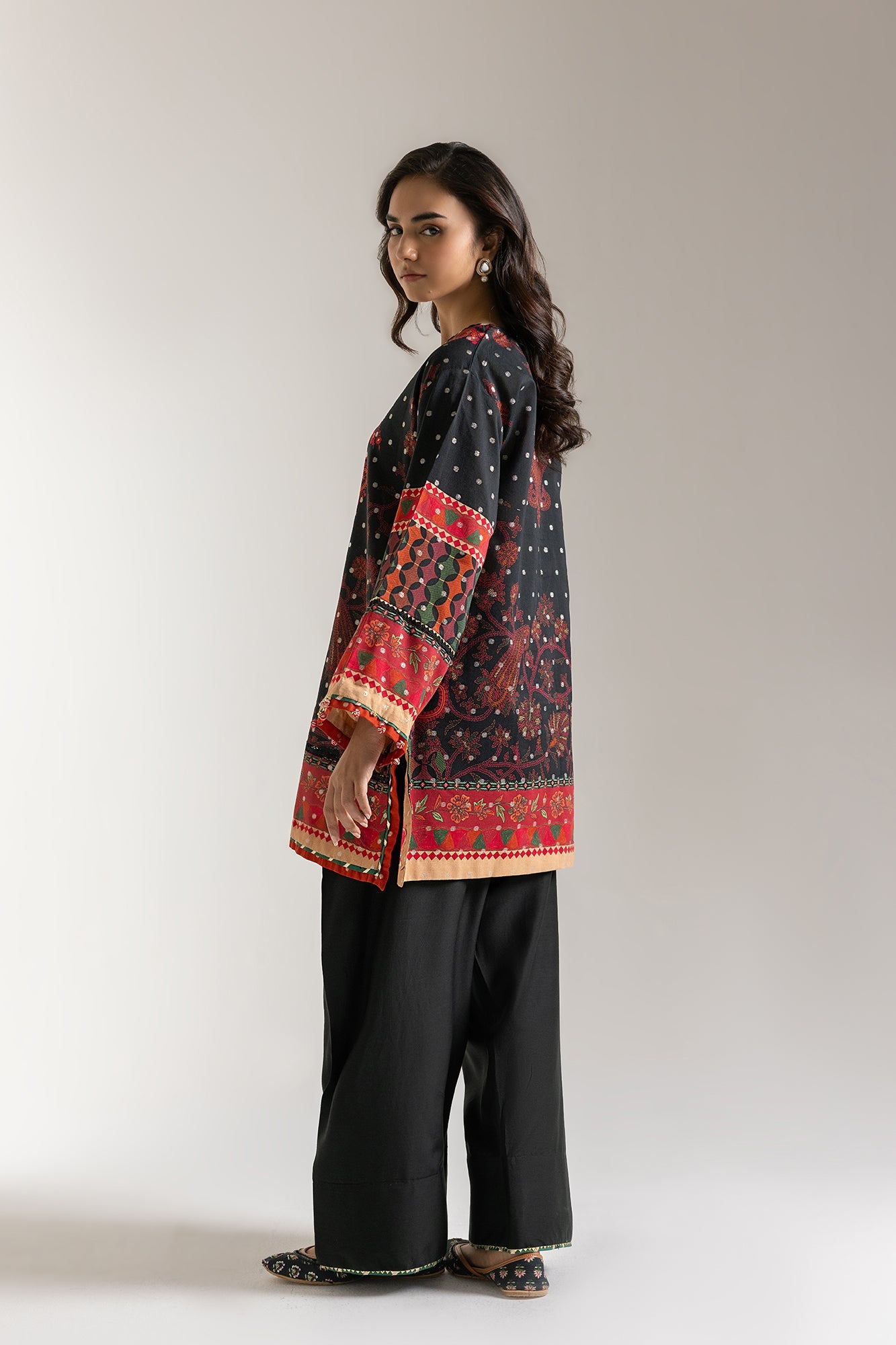 EMBROIDERED SUIT (E3250/103/902)