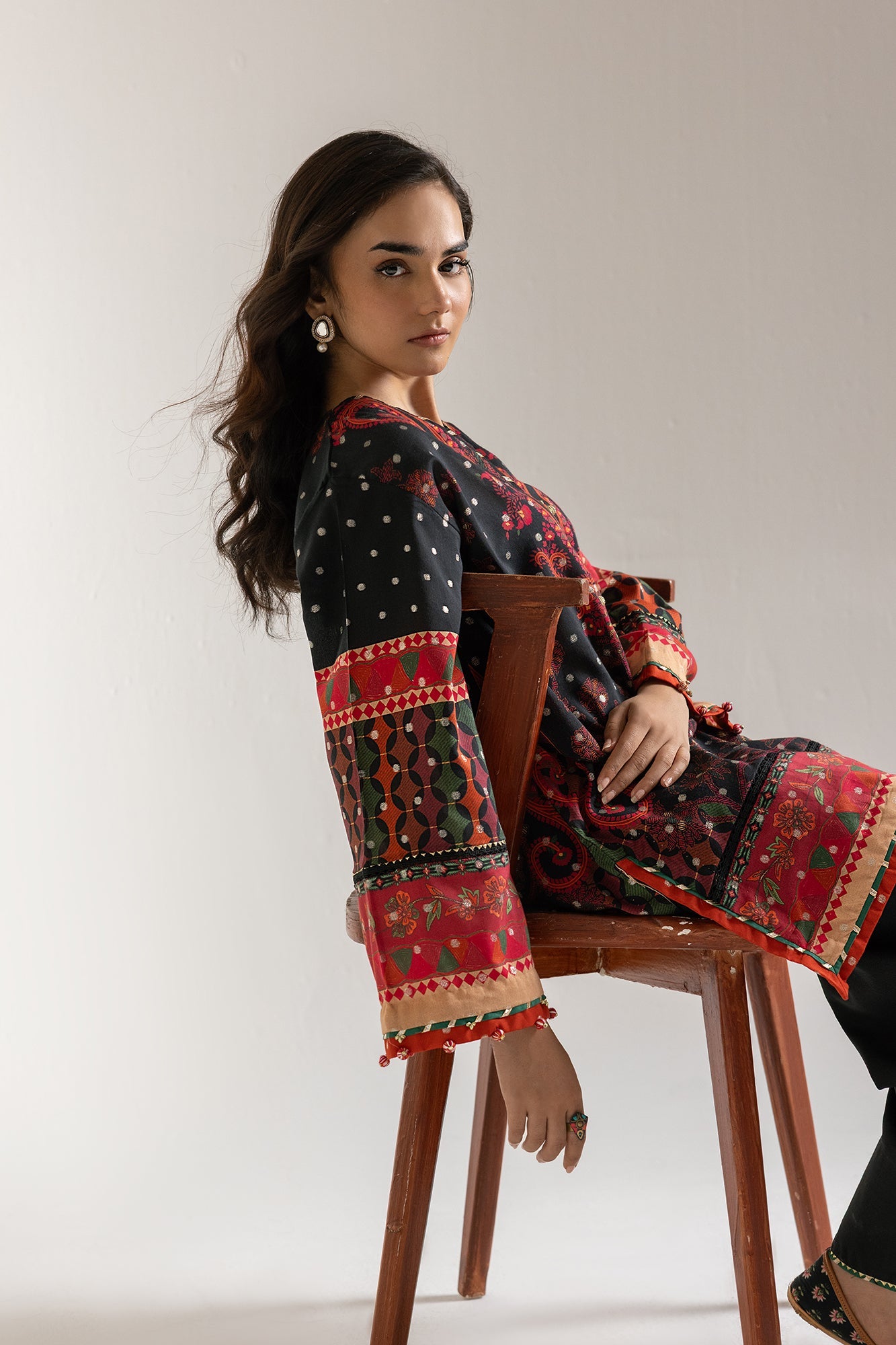 EMBROIDERED SUIT (E3250/103/902)