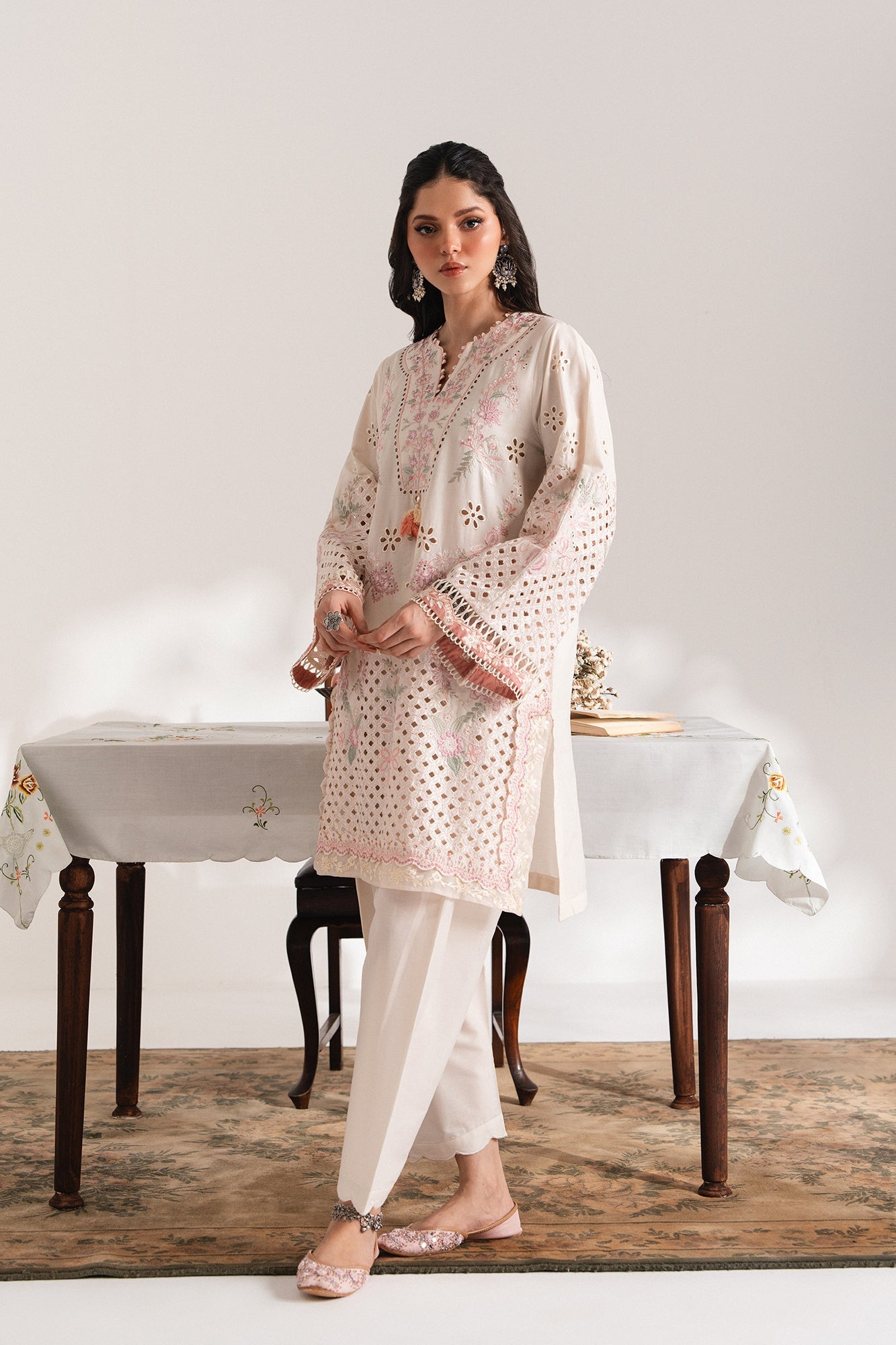 EMBROIDERED SUIT (E3291/103/003)