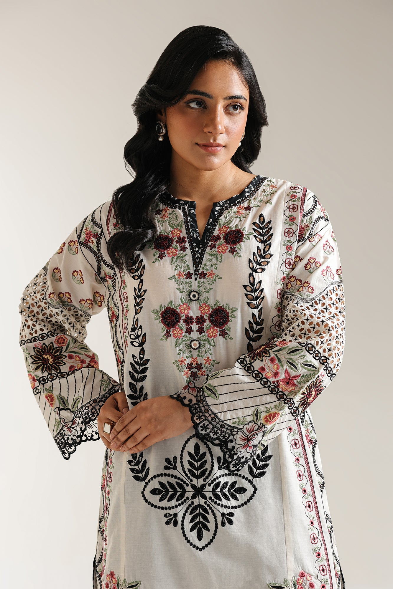 EMBROIDERED SUIT (E3298/103/002)
