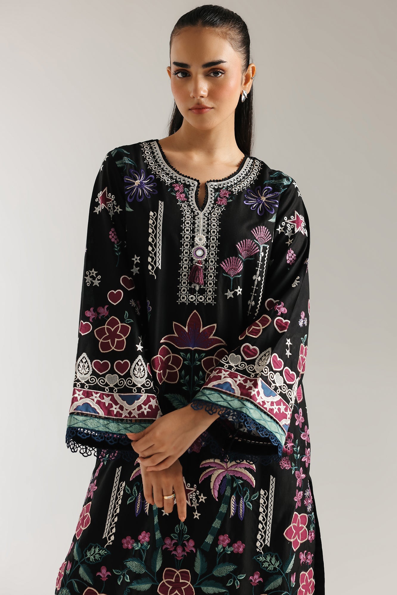 EMBROIDERED SUIT (E3335/103/902)