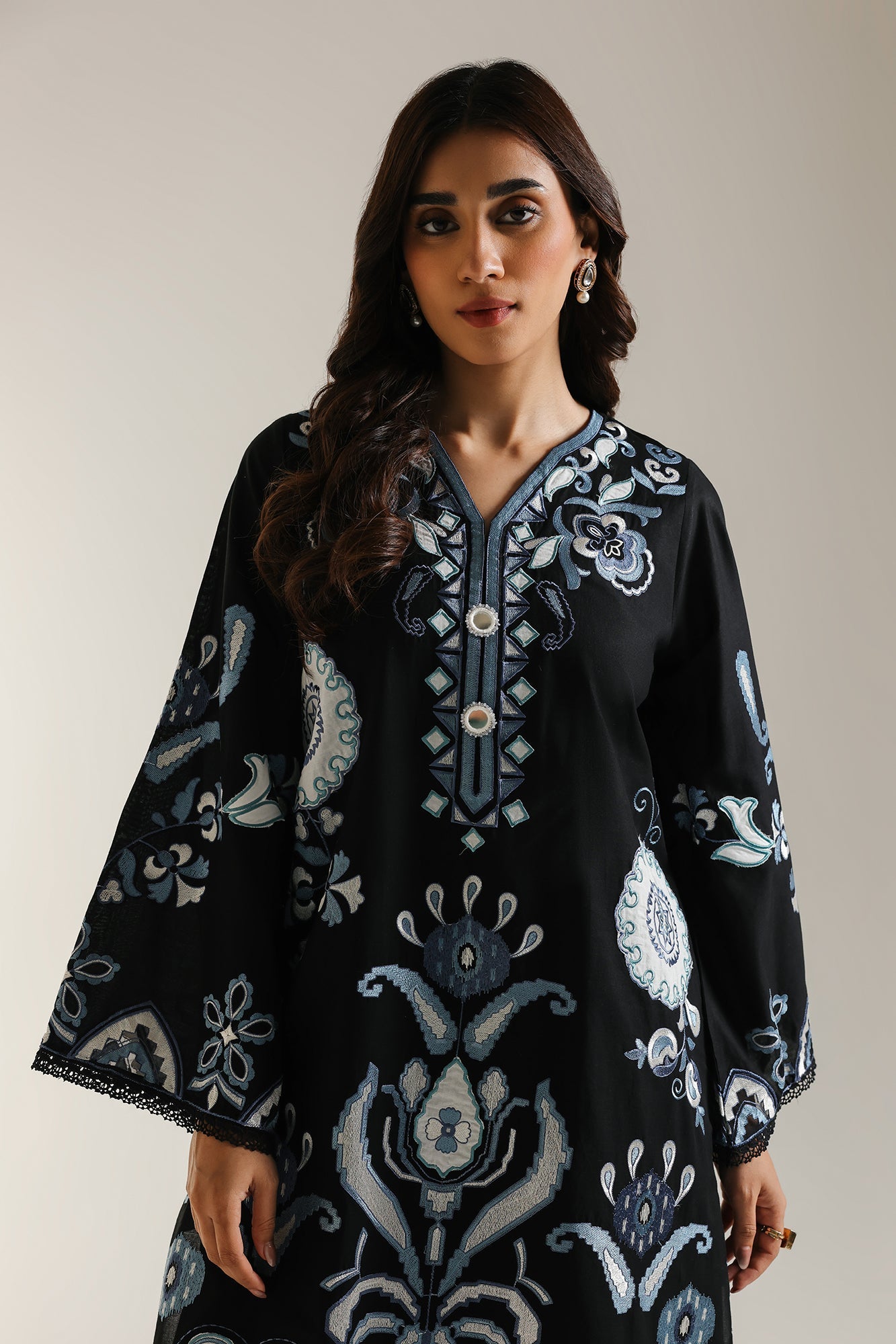 EMBROIDERED SUIT (E3395/103/902)