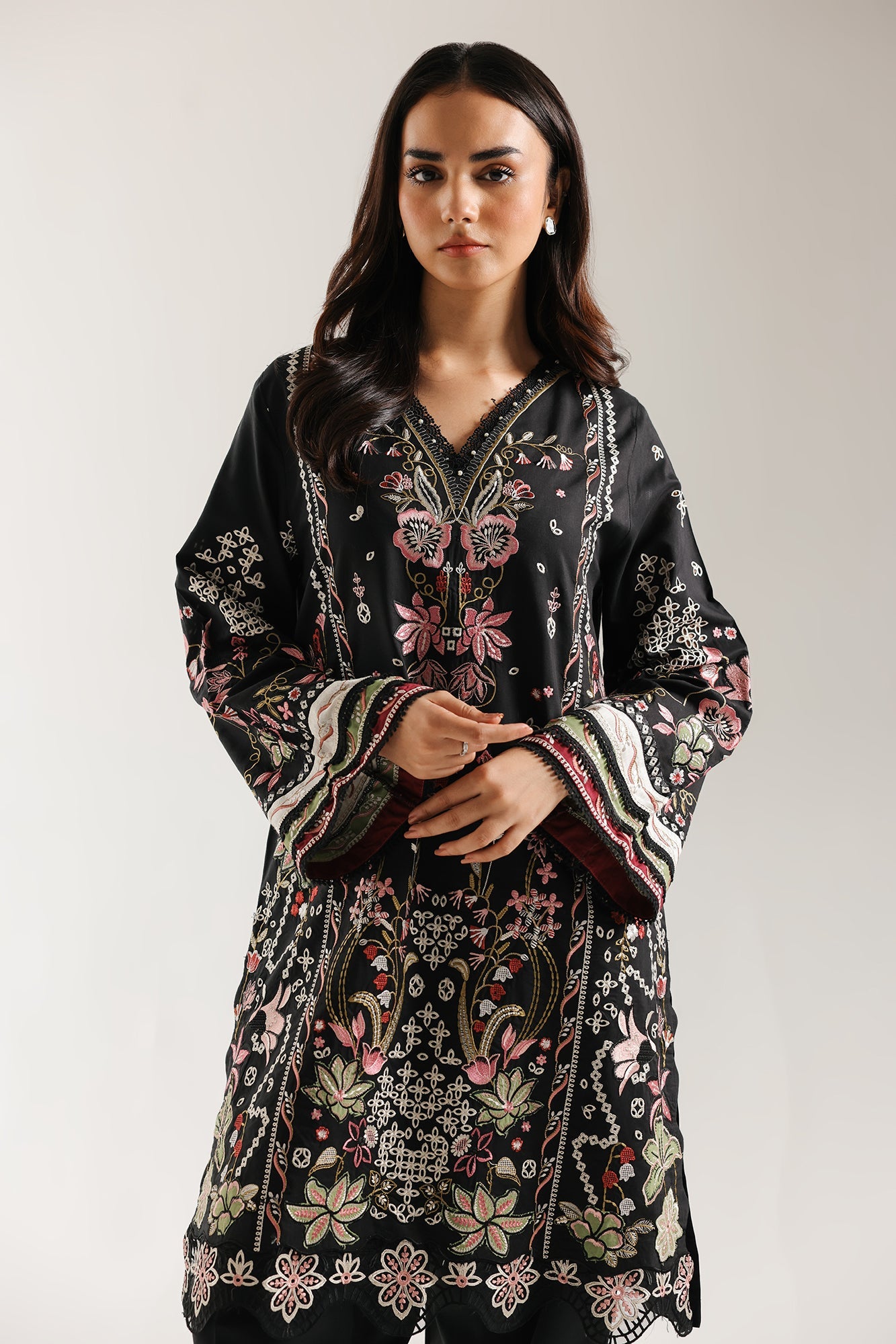 EMBROIDERED SUIT (E3616/103/902)