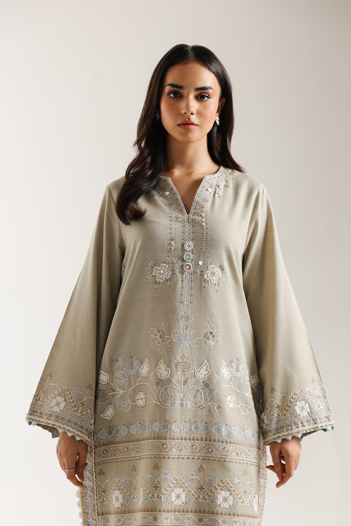 EMBROIDERED SUIT (E3705/103/817)