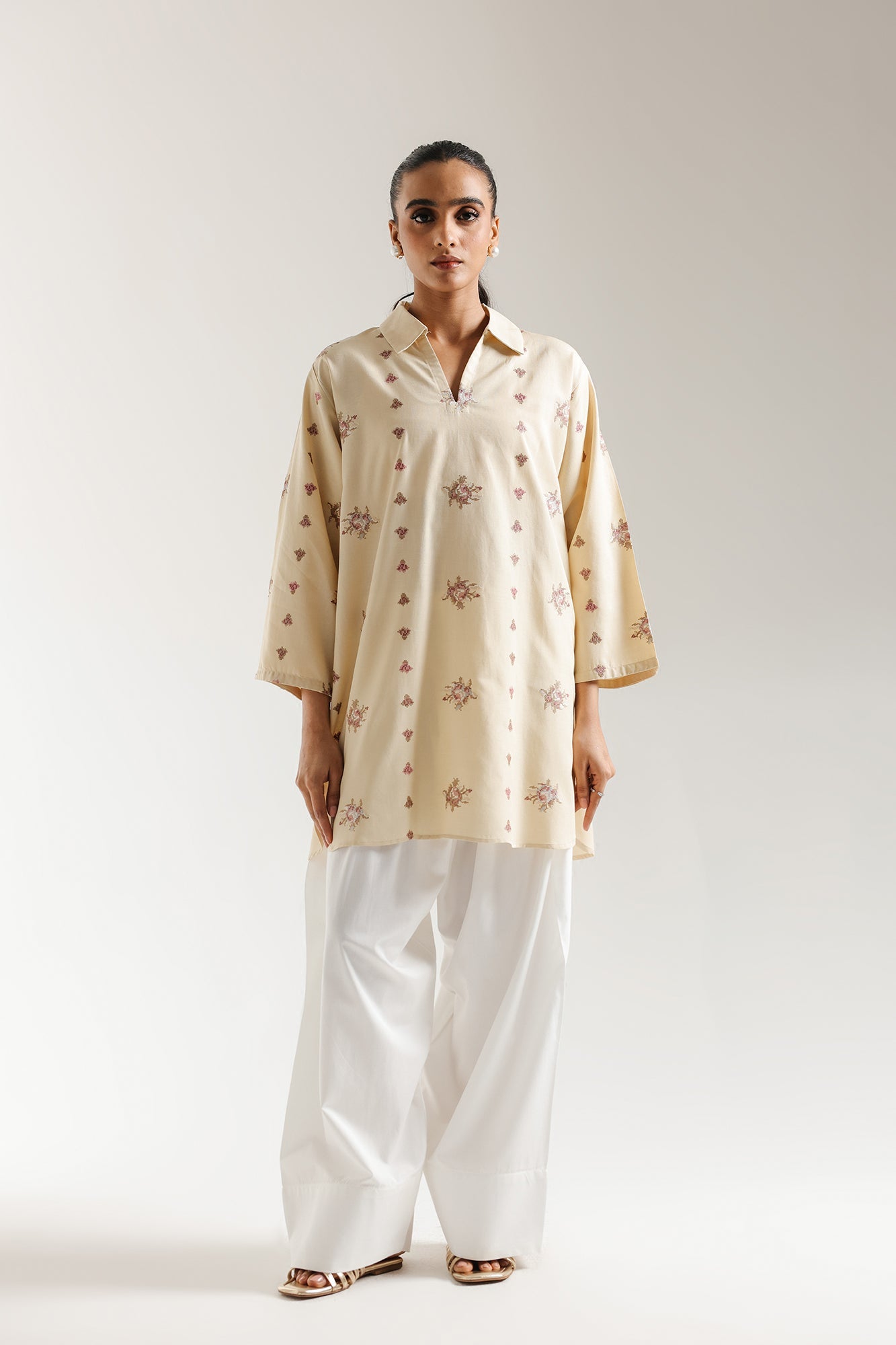 EMBROIDERED KURTI (E6661/102/110)