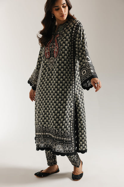 EMBROIDERED SUIT (E3451/103/902)